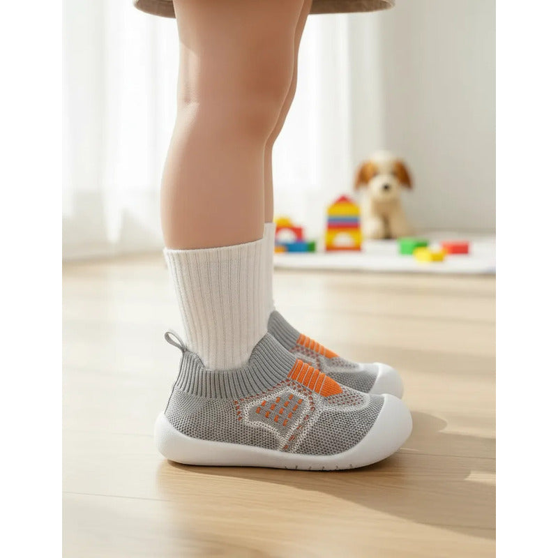 Calzado De Bebe Varios Colores Gris Naranja Y Blanco 13.5 Uy Lisa